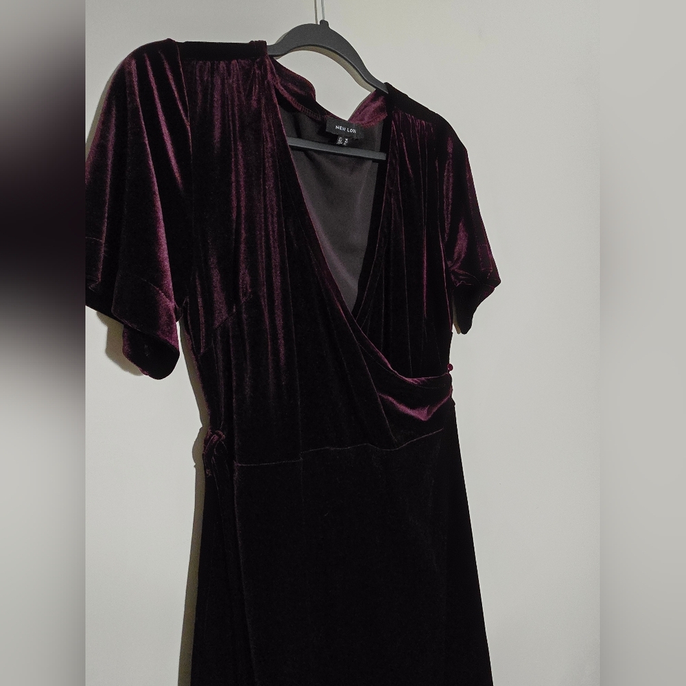 New Look Velvet Dress in Rich Burgundy
